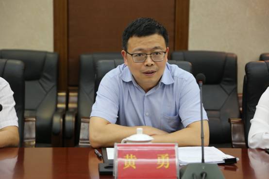 G:\谢冰的文件夹\新闻稿件\2019年\4月份\省人大来校调研\省人大来校调研\MK6A0888.jpg