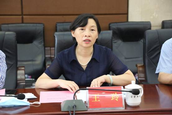 省教育厅发展规划处副处长蒋静一行到校指导开学工作