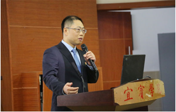 2019年度校级"专业思政"示范专业负责人代表刘廷华老师就法学专业建设